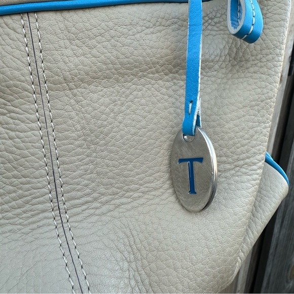 Tod's Blue and Tan Shoulder Bag with Slouchy Design - Picture 2 of 16